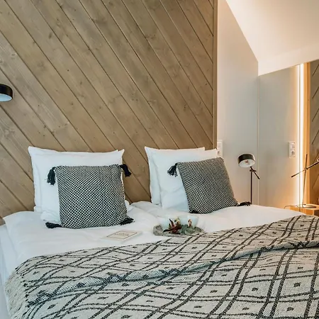 Crystal Pine Luxury With Jacuzzi & Sauna By Bqqk *