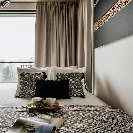 Crystal Pine Luxury With Jacuzzi & Sauna By Bqqk Apartment