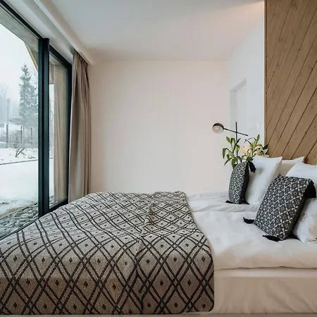 Apartment Crystal Pine Luxury With Jacuzzi & Sauna By Bqqk