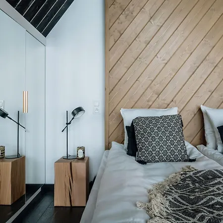 Crystal Pine Luxury With Jacuzzi & Sauna By Bqqk *