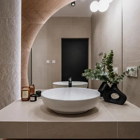 Crystal Pine Luxury With Jacuzzi & Sauna By Bqqk Apartment *