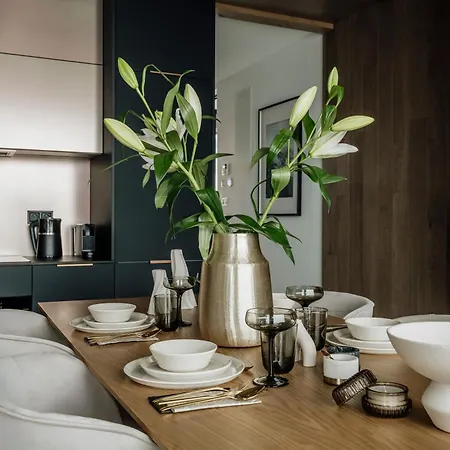 Apartment Crystal Pine Luxury With Jacuzzi & Sauna By Bqqk