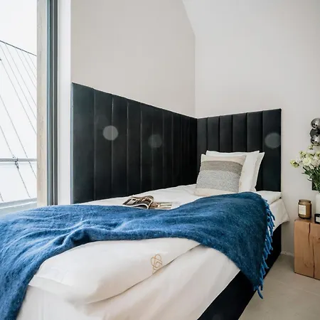 Apartment Crystal Pine Luxury With Jacuzzi & Sauna By Bqqk