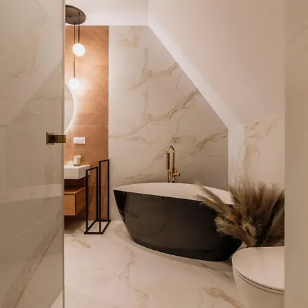 Apartment Crystal Pine Luxury With Jacuzzi & Sauna By Bqqk *