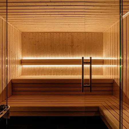 Crystal Pine Luxury Villas With Jacuzzi & Sauna By Bqqk Appartement