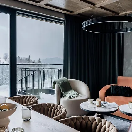 Crystal Pine Luxury With Jacuzzi & Sauna By Bqqk *