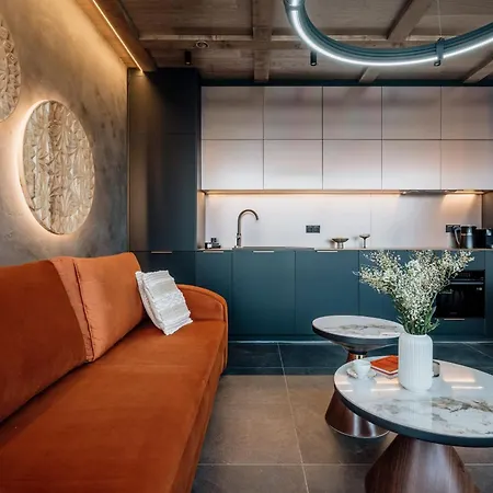 Crystal Pine Luxury With Jacuzzi & Sauna By Bqqk Apartment *