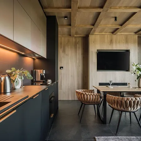 Appartement Crystal Pine Luxury Villas With Jacuzzi & Sauna By Bqqk *