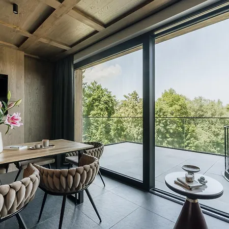 Crystal Pine Luxury With Jacuzzi & Sauna By Bqqk *