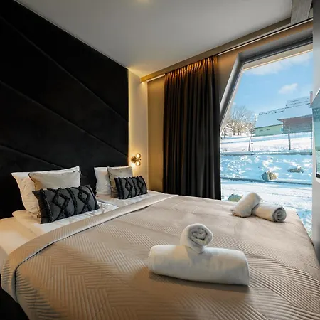 Crystal Pine Luxury With Jacuzzi & Sauna By Bqqk Apartment *